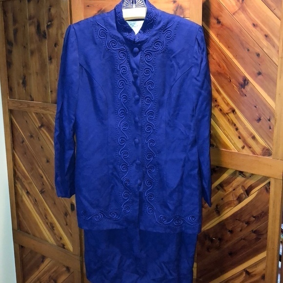 Looks like a suit, but it’s great blue dress - Picture 3 of 8